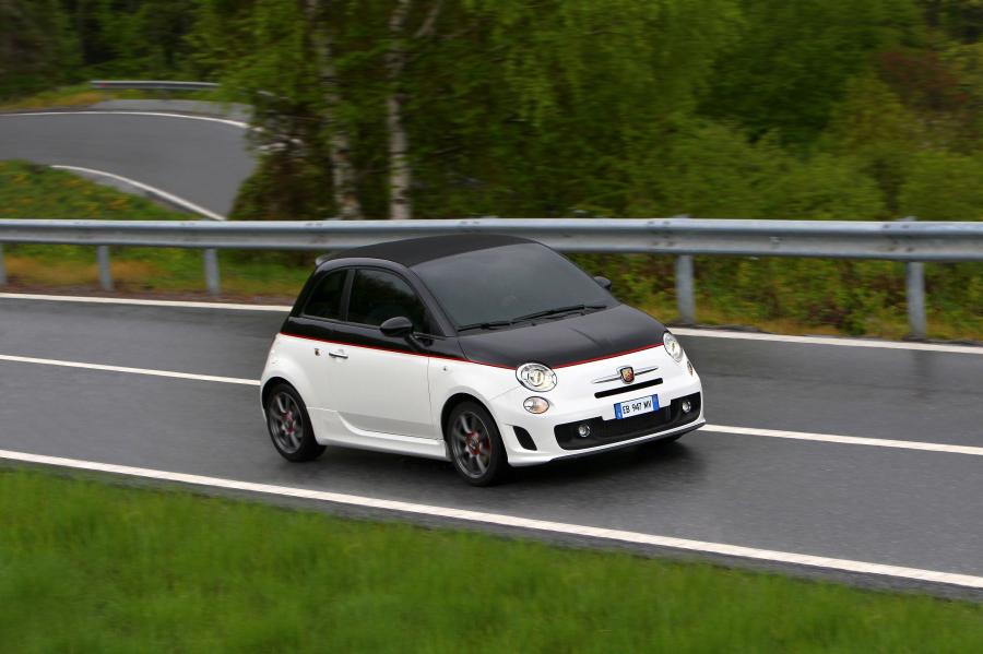  Fiat Abarth 500C 2011 года  (фото 24 из 49)